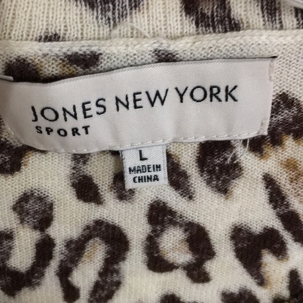Cardigan - Picture 2 of 3